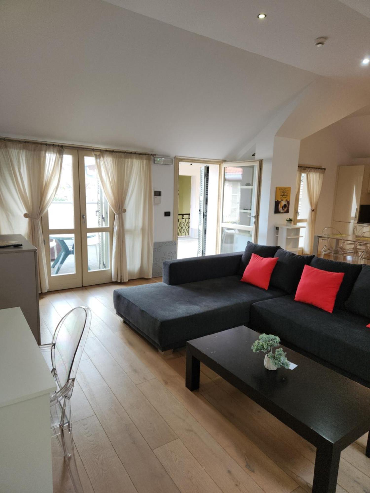 Central Terrace Escape With Jacuzzi Timișoara Zewnętrze zdjęcie